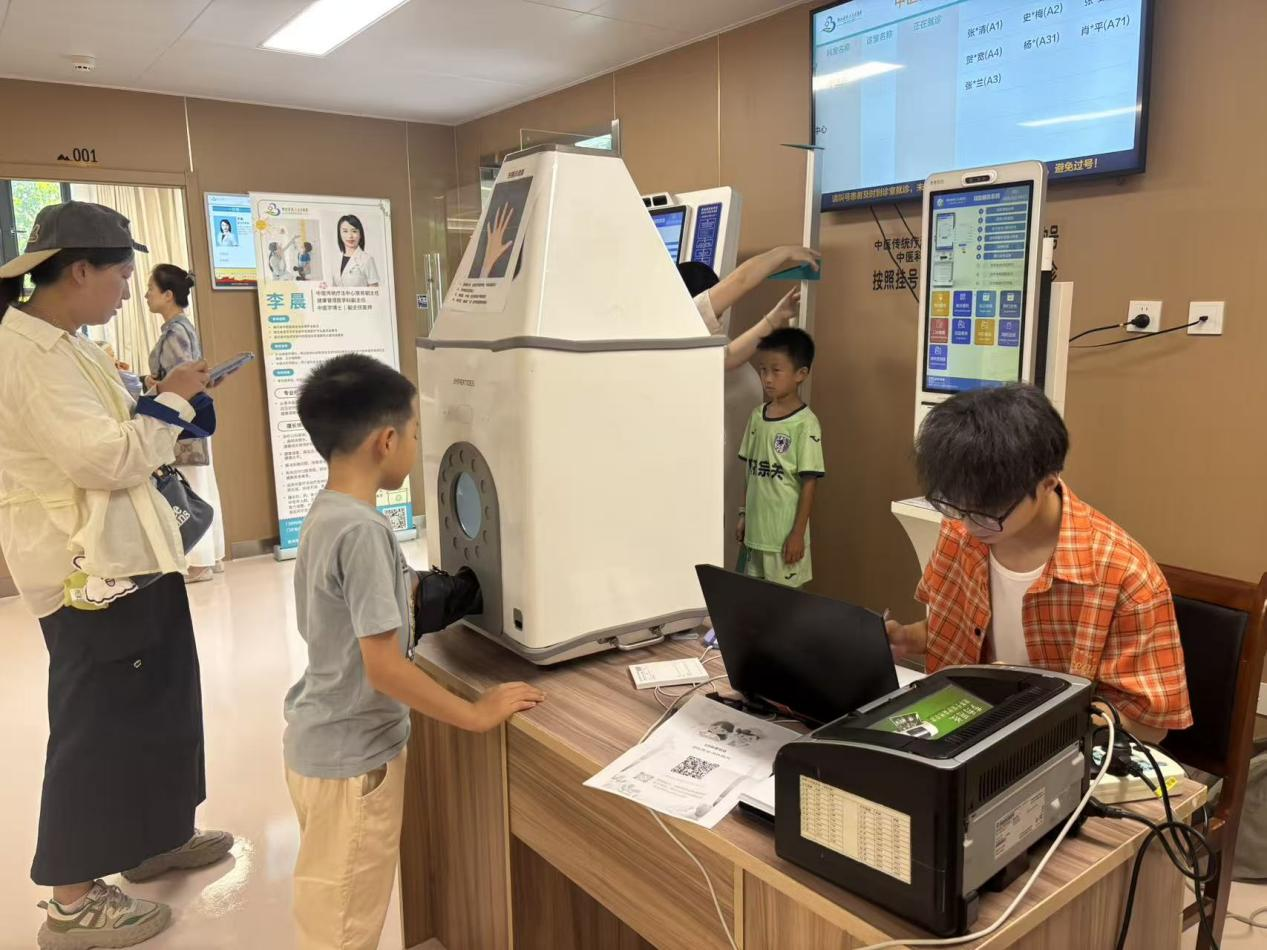 守护成长 挺直未来——湖北省第三人民医院儿童生长发育公益义诊圆满举行